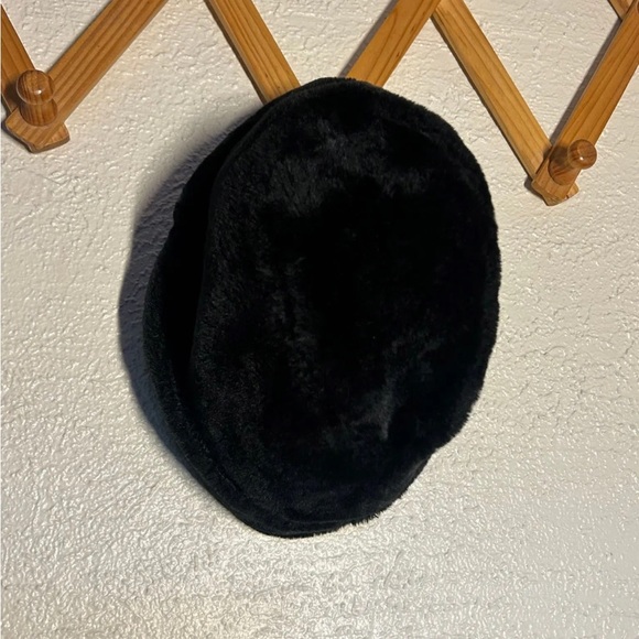 Black Faux Fur Bucket Hat - Picture 2 of 2